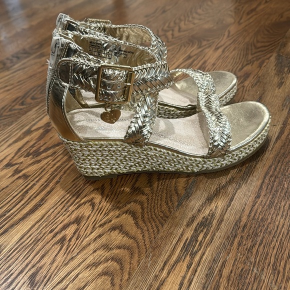 Stuart Weitzman Girls' Akilah Sparkle Wedge Platform Sandals - Picture 3 of 7
